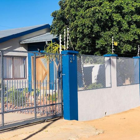 Mo-Nize Villa Guesthouse Otjiwarongo Ngoại thất bức ảnh