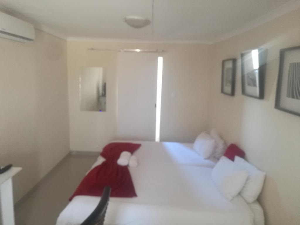 Mo-Nize Villa Guesthouse Otjiwarongo Ngoại thất bức ảnh